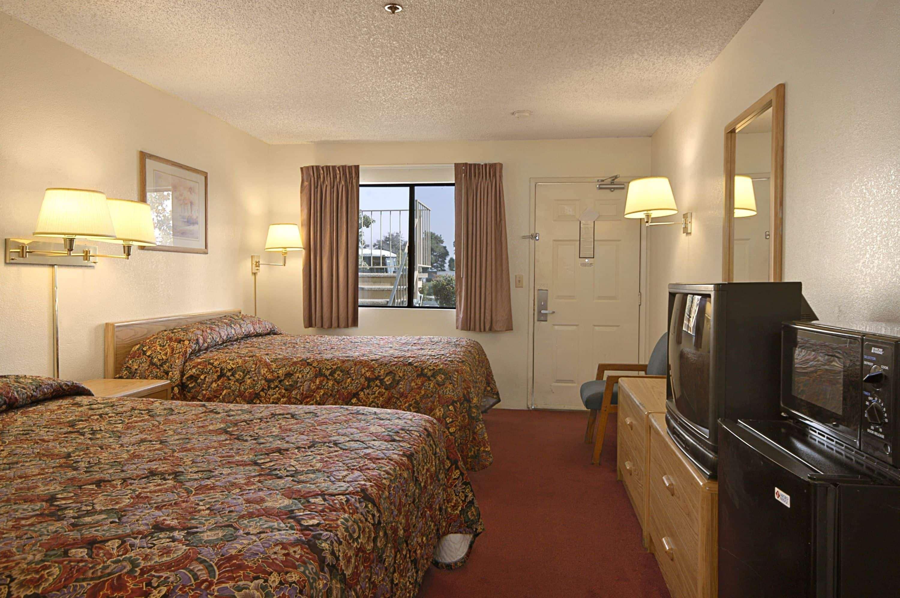 Days Inn By Wyndham Fresno South Habitación foto