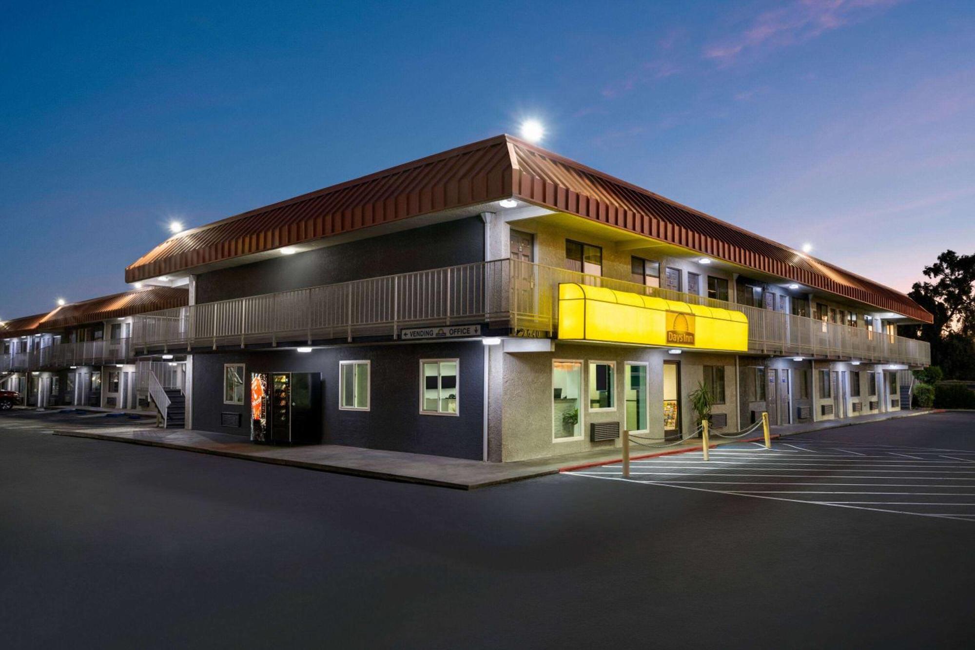 Days Inn By Wyndham Fresno South Exterior foto